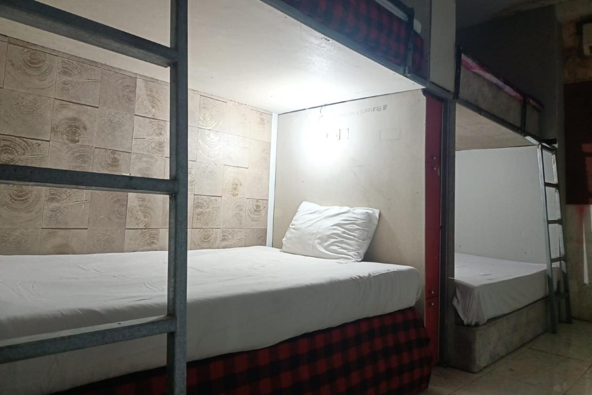 Single Room,1552504021:JPEG